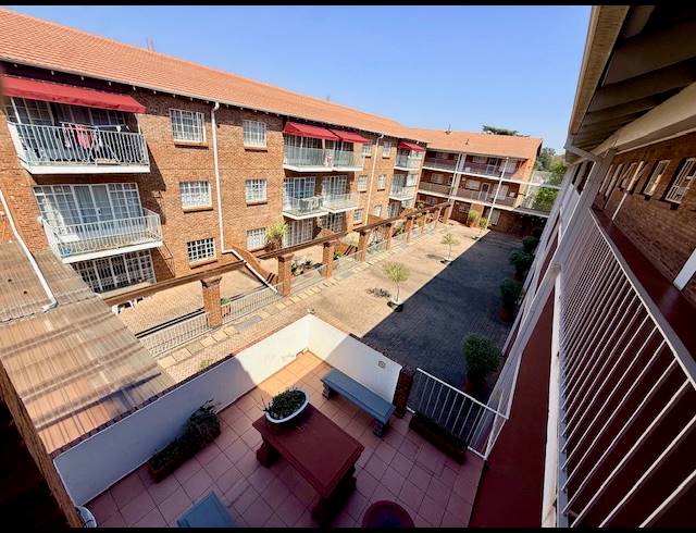 2 BEDROOM APARTMENT FOR SALE IN WOODMEAD
